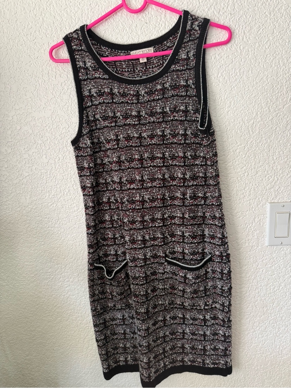 Sleeveless Black knit Pocket Shift Dress